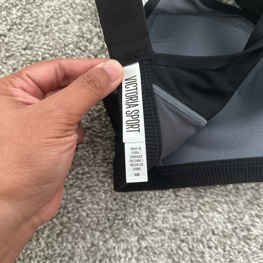 Incredible by Victoria’s Secret Women's Black Racerback Sports Bra - Picture 7 of 9